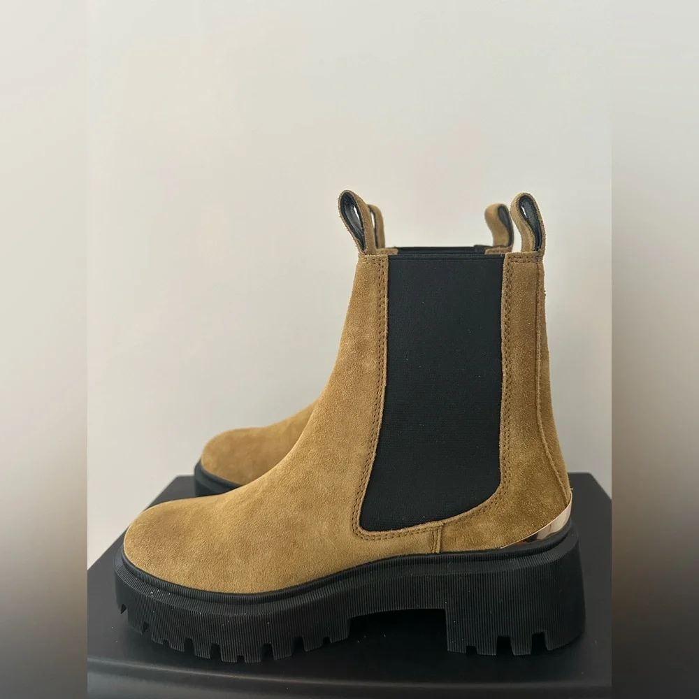 MAJE Ankle Platform Chelsea Boot Gold Accent NWOB Size 40